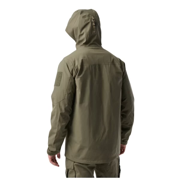 Куртка тактична штормова force rain shell jacket від 5.11 Tactical, колір - Олива (фото ззаду)