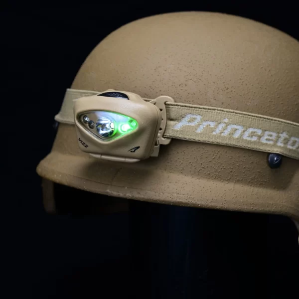 Ліхтарик тактичний універсальний Princeton Tec Vizz Tactical Headlamp колір -Койот (фото на шоломі)